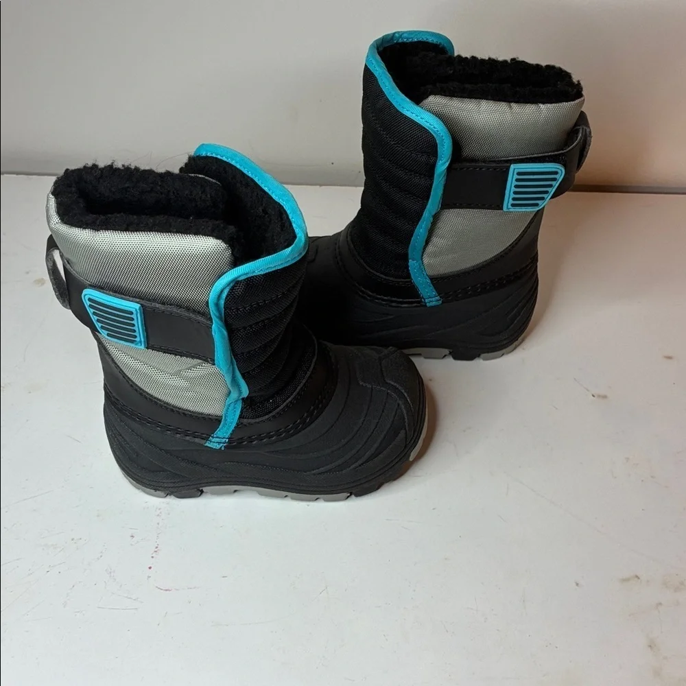 Falls Creek Kids Black and Blue Winter Boots Size 5
